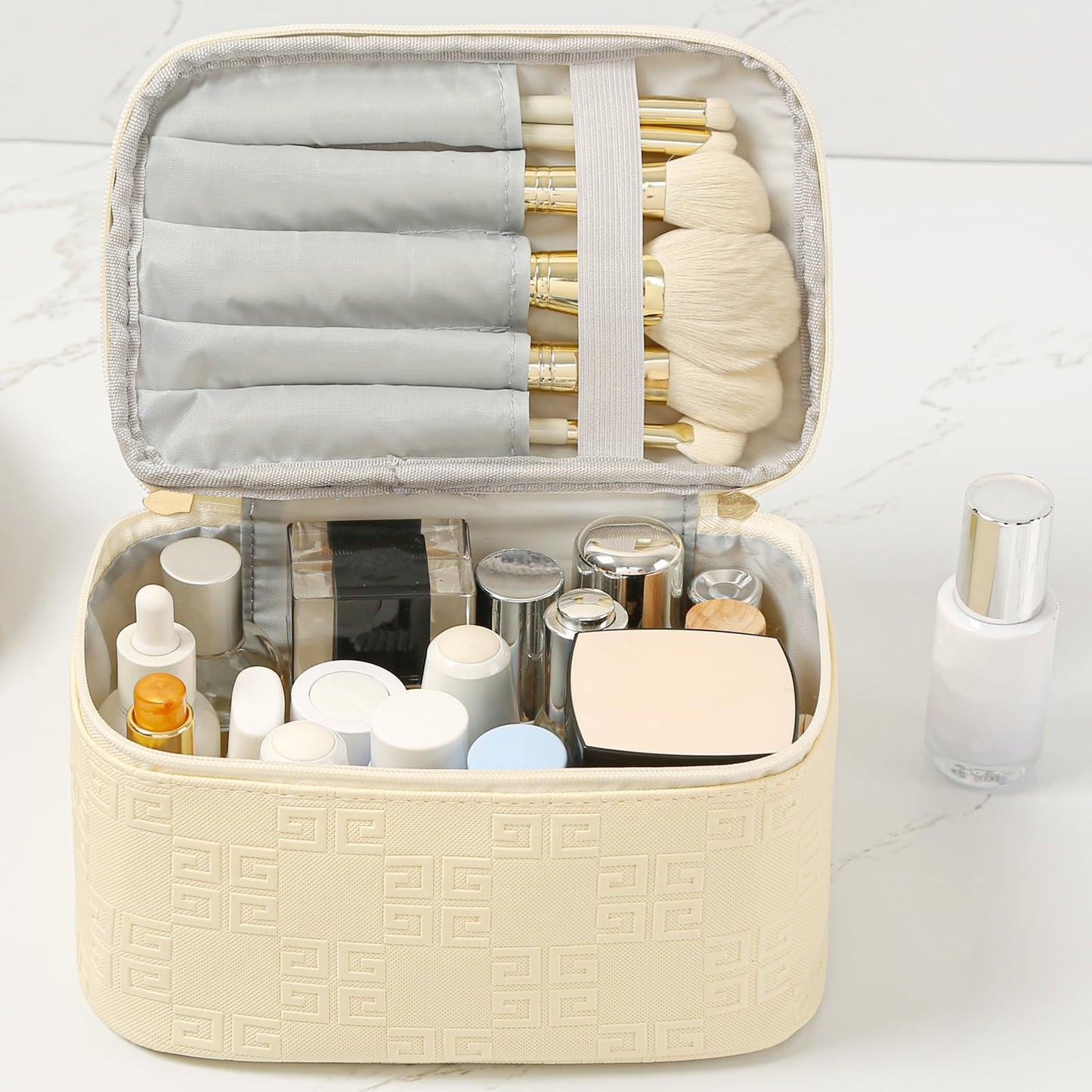 Meiyuuo Cute Makeup Bag Small Cosmetic Bags for Women Girls Gift for Teens Medium Pouch for Purse Essentials Toiletry Zip Pouch PU Waterproof Organizer Case (Cow Print)