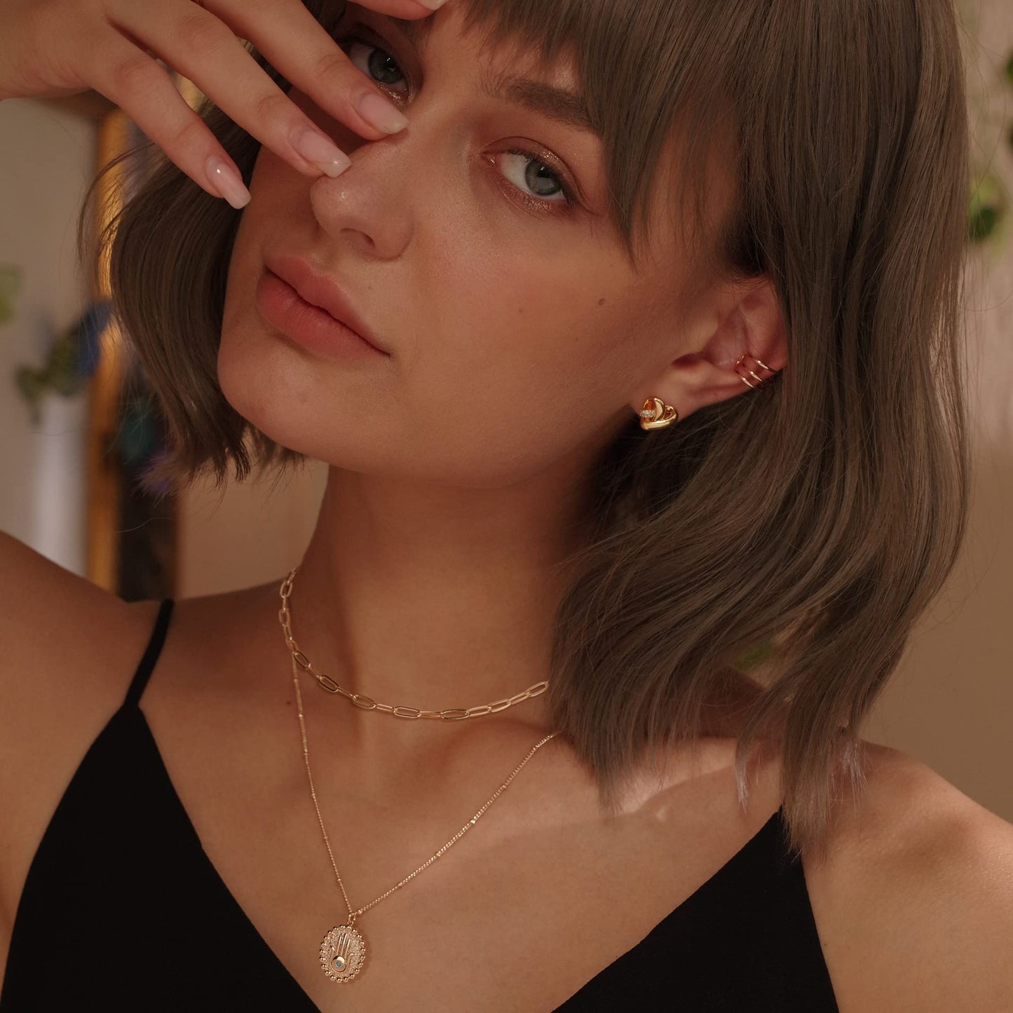 MEVECCO Layered Heart Necklace Pendant Handmade 18k Gold Plated Dainty Gold Choker Arrow Bar Layering Long Necklace for Women