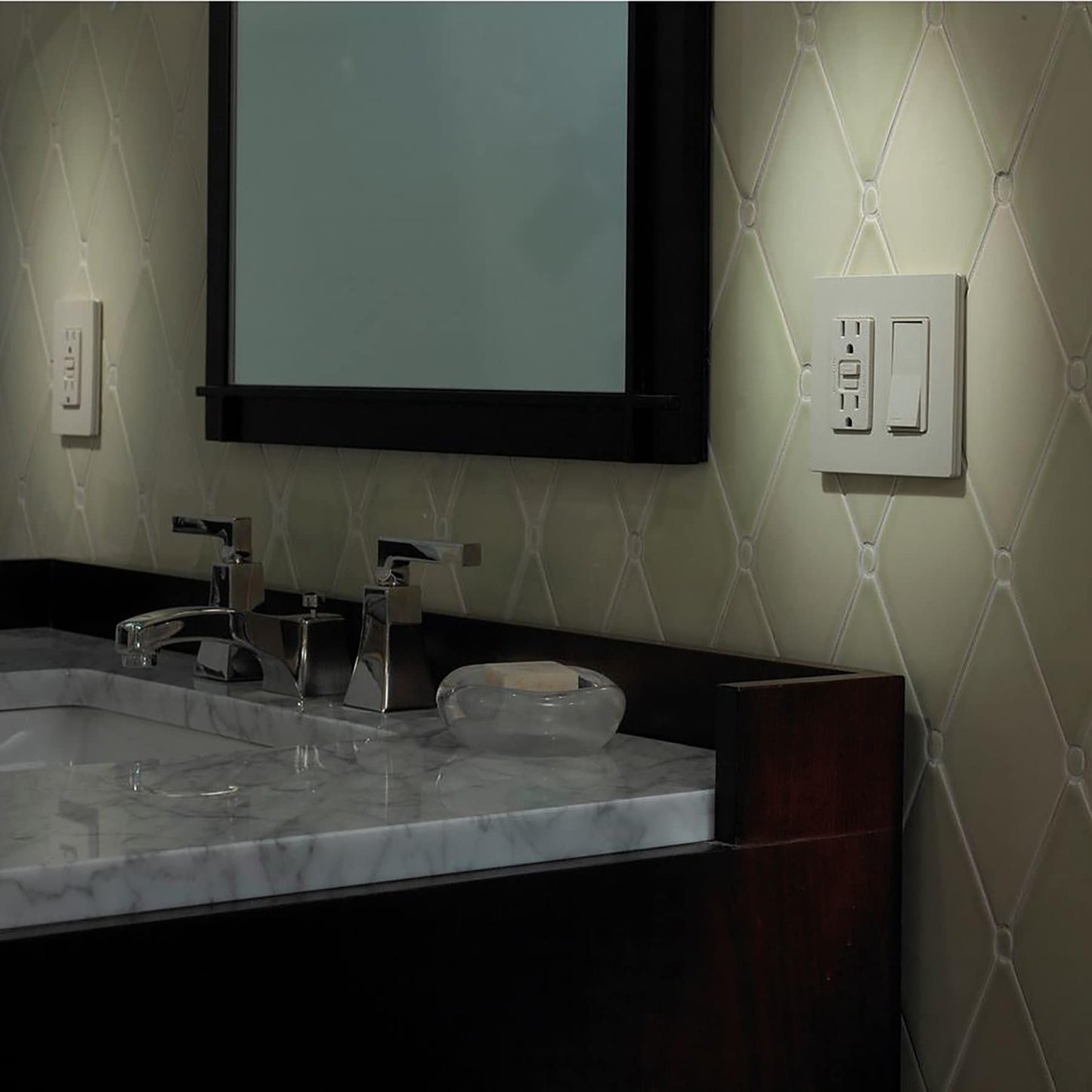 Lutron Claro 2 Gang Decorator/Rocker Wallplate, Gloss, Gray (1-Pack) | CW-2-GR