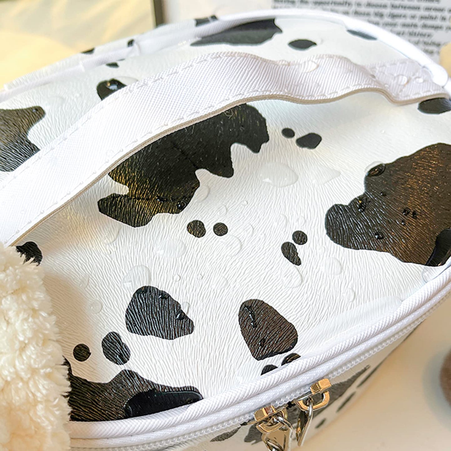 Meiyuuo Cute Makeup Bag Small Cosmetic Bags for Women Girls Gift for Teens Medium Pouch for Purse Essentials Toiletry Zip Pouch PU Waterproof Organizer Case (Cow Print)
