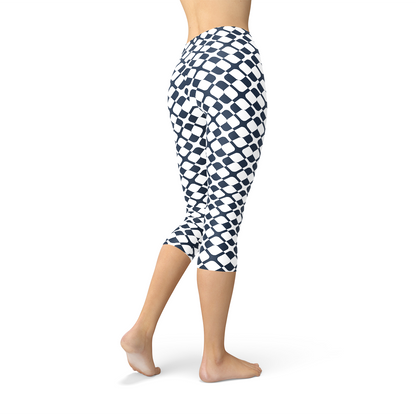 Women Geometric Blue Tile Capri Leggings